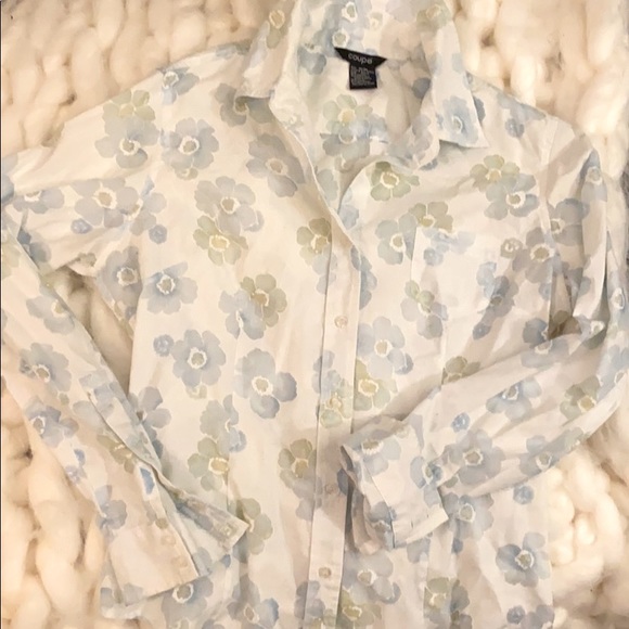 Spring vibe button down - Picture 2 of 3